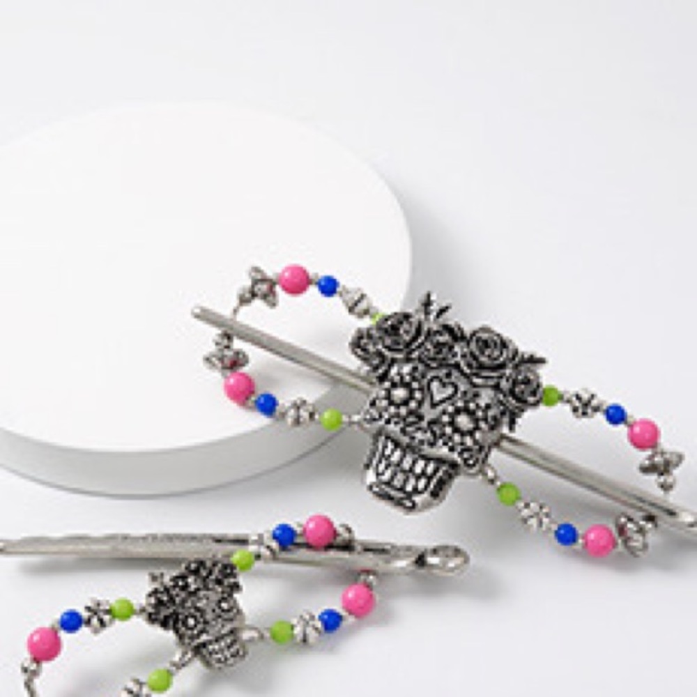SOLD—Lilla Rose Left Hand Sugar Skull Flexi Clip